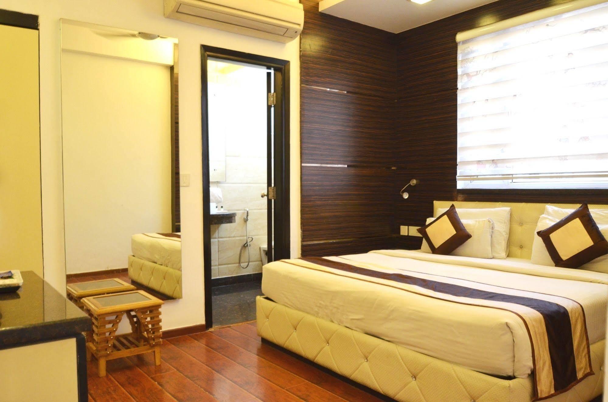 Hotel Metro View Delhi  Exterior photo