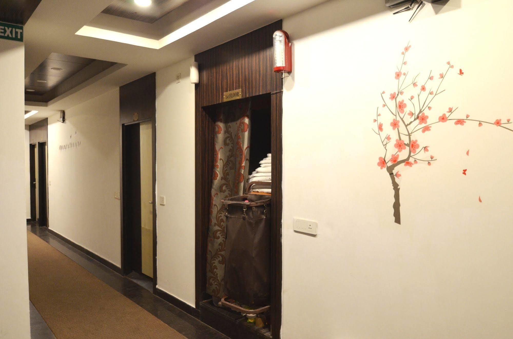 Hotel Metro View Delhi  Exterior photo